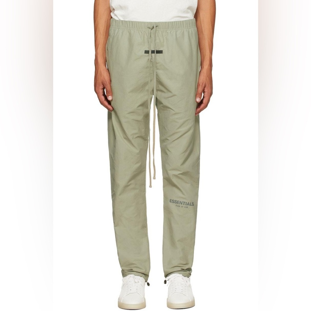 Men’s Size Small (29-30” Waist) Fear Of God Essentials Sweatpants In Olive Green